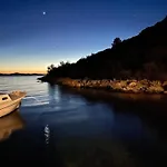 Kovaceva Bay *