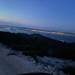 Kovaceva Bay تكون
