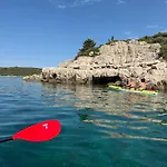 Kovaceva Bay فيلة