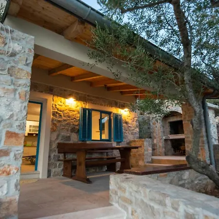 Kovaceva Bay Ткон