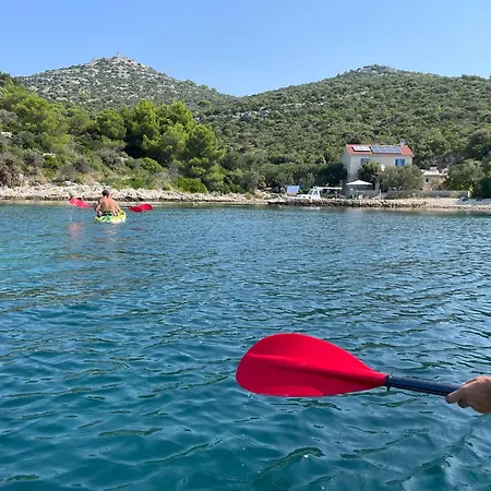 Kovaceva Bay * Tkon