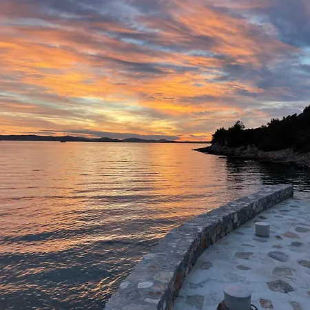 Kovaceva Bay