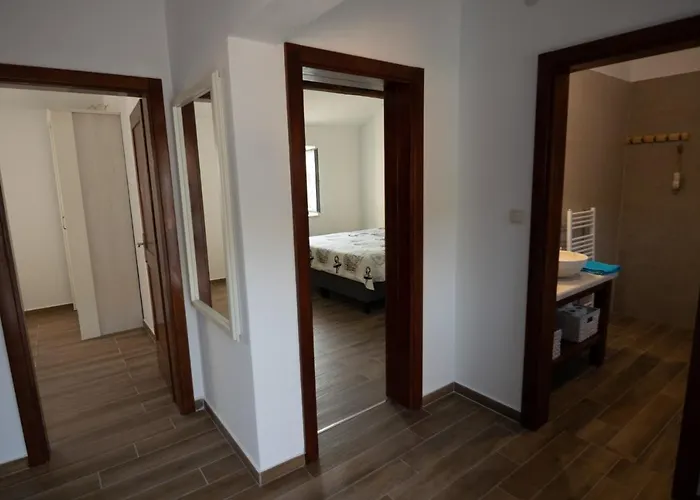 Kovaceva Bay فيلة