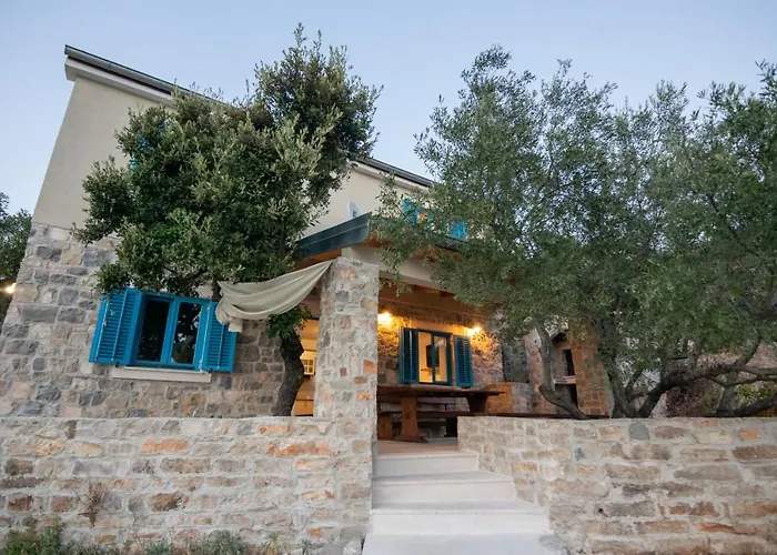 فيلة Kovaceva Bay *