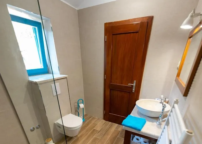 Kovaceva Bay * تكون