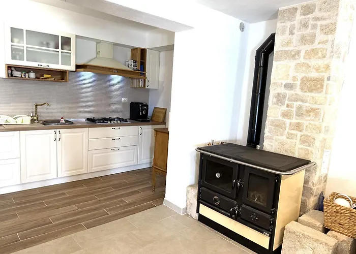 فيلة Kovaceva Bay *