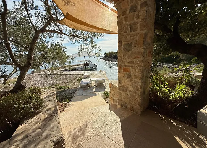 Kovaceva Bay * تكون