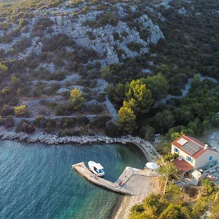 Kovaceva Bay * Tkon