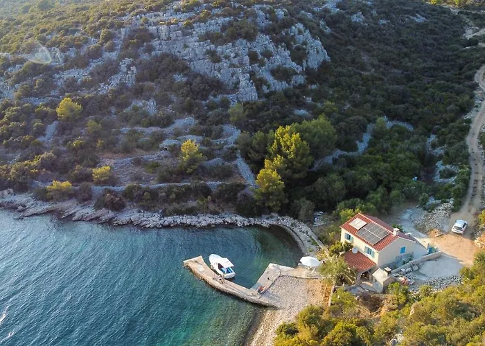 Kovaceva Bay * Tkon